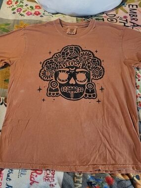 Womens Graphic Tee Purchased From Shopmivida.com, Med